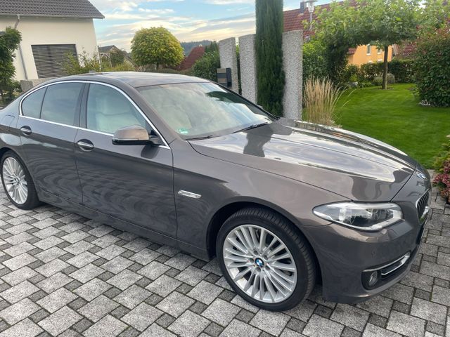 BMW 550i xDrive A Luxury Line Luxury Line