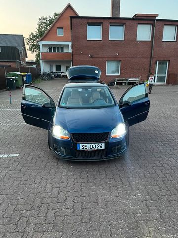 Volkswagen Golf 5  300 ps