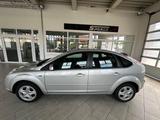 Ford Focus Lim. Ghia - Ford Focus aus 2007: Ghia