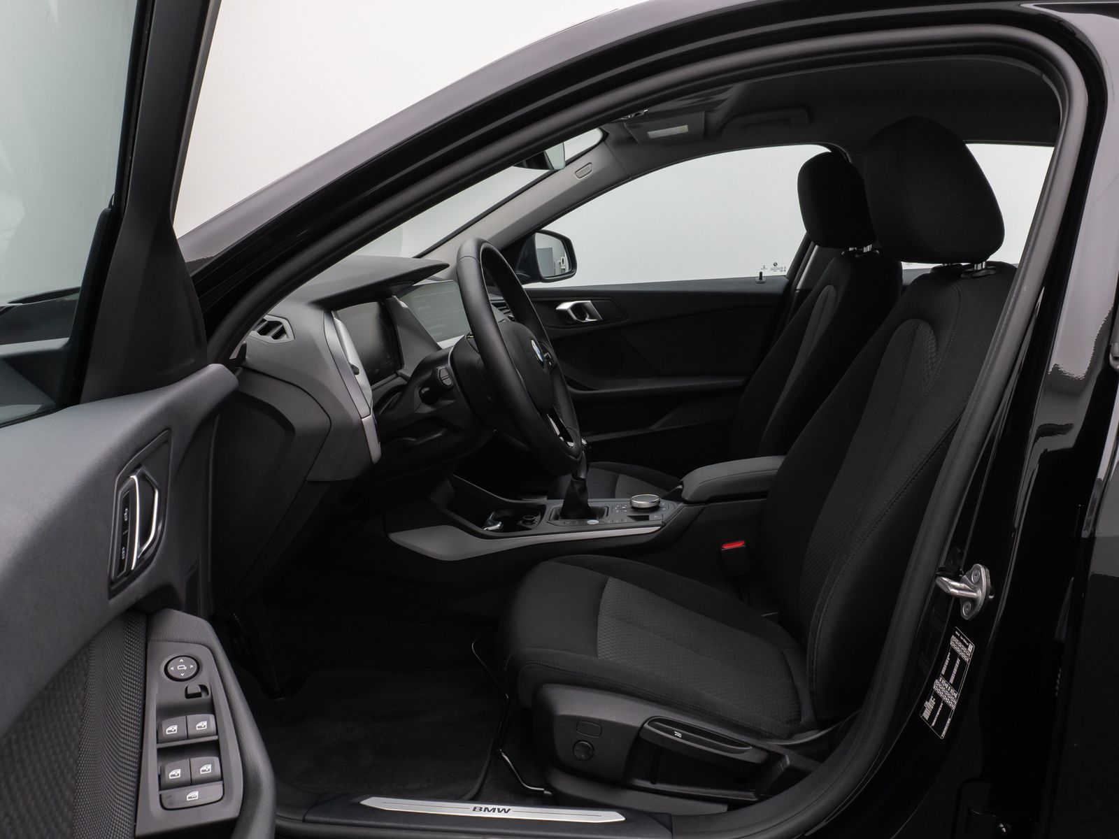 Fahrzeugabbildung BMW 118i PDC DAB CockPitPro AHKFernlichtassistent