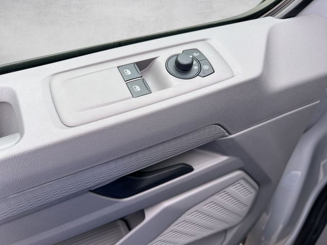 Transporter Kastenwagen mit L-Trennwand 2,0 TDI