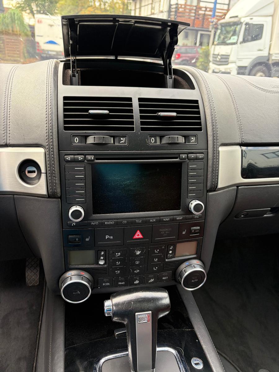 Volkswagen Touareg 2005 — photo 11
