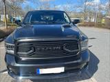 Dodge RAM 1500 Night 5,7 HEMI - Dodge RAM: Schwarz