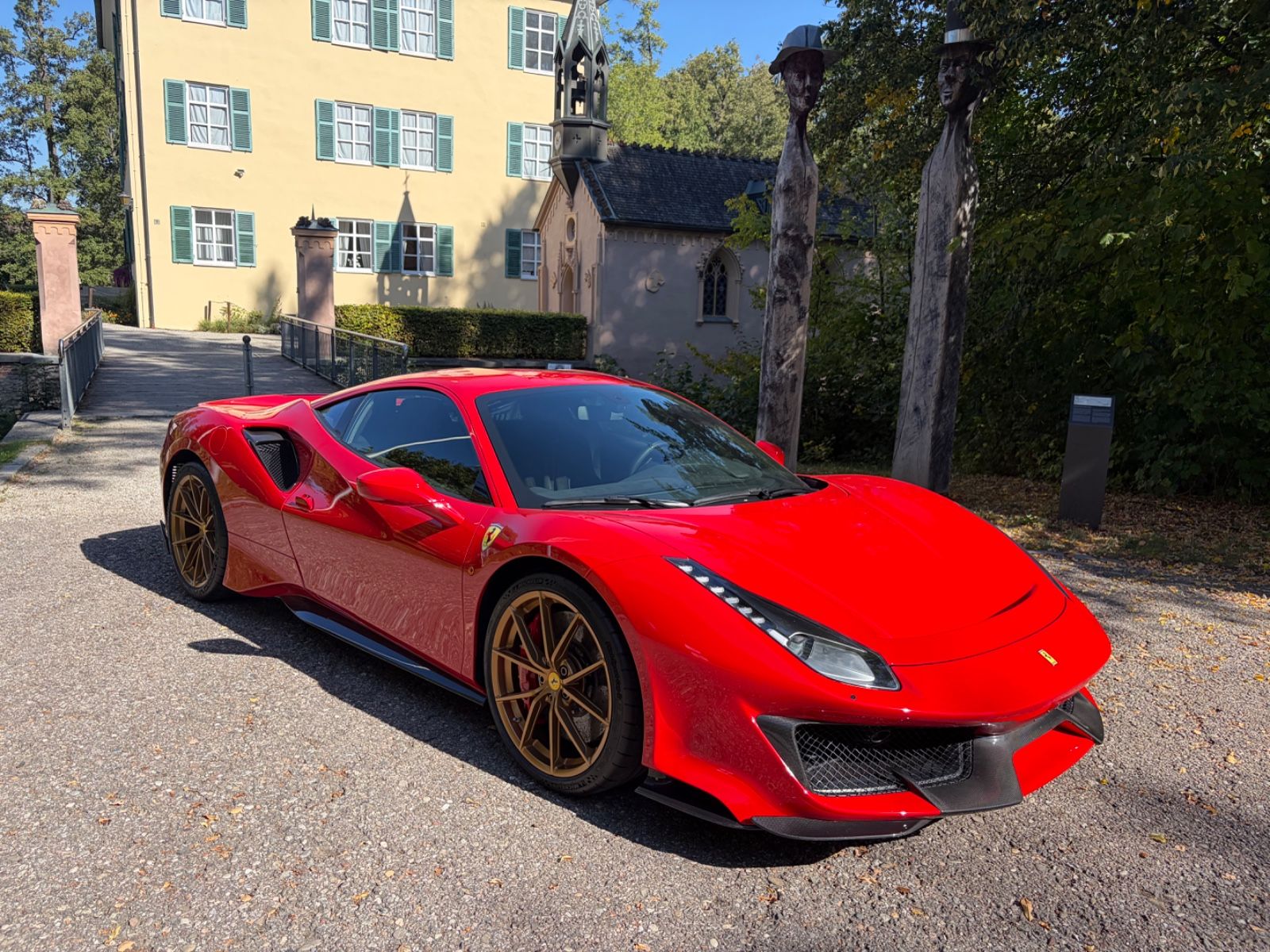 FERRARI 488 Pista 4