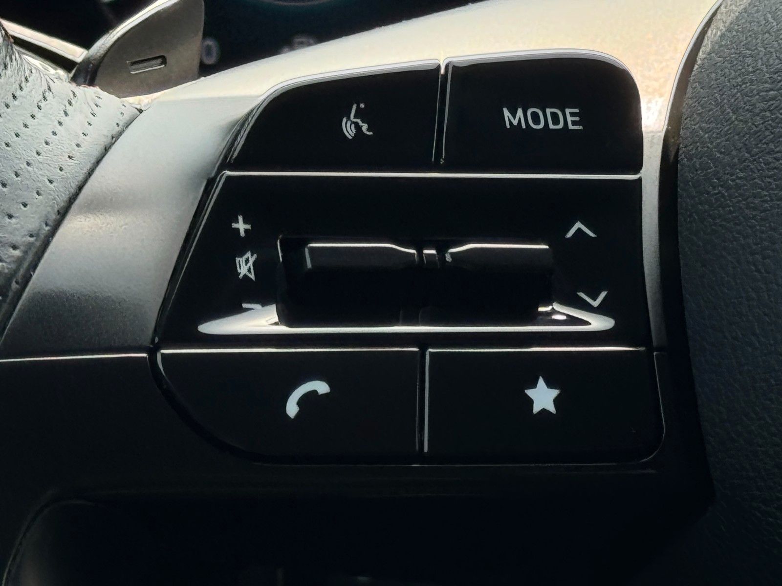 Fahrzeugabbildung Hyundai Tucson 1.6 T-GDI  N-Line PHEV 4WD KRELL Memory