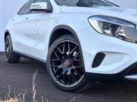 Mercedes-Benz GLA 200 Navi PDC R19 R-18