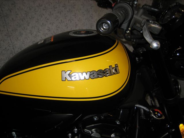 Kawasaki Z 900 RS Lacksatz SE verbaut Schwarz Yellow 