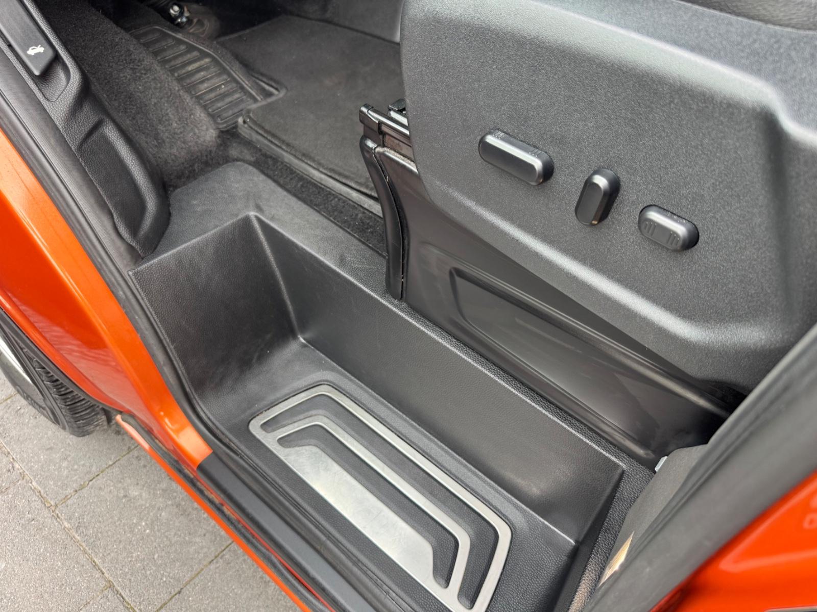 Ford Transit Custom L1 Titanium X *AUTOMATIK|9-SITZE*