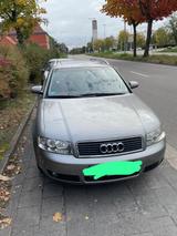 Audi A4 Avant B6 2;4 V6 Benzin Automatik, ... - Audi A4 aus 2003: Kombi