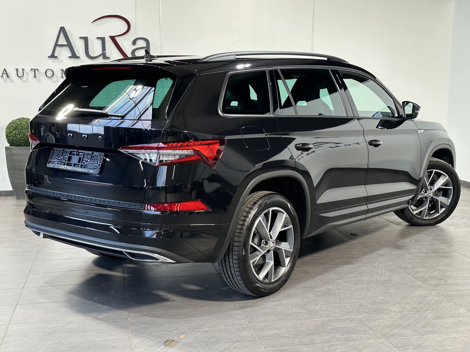 Fahrzeugabbildung SKODA Kodiaq 2.0 TDI DSG Sportline NAV+LED+KAMERA+19ZO