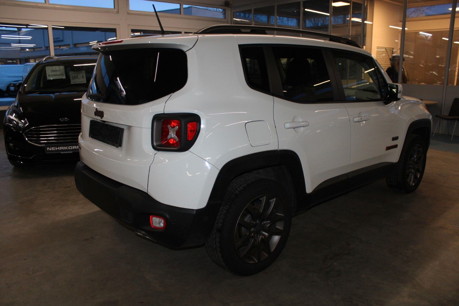 Fahrzeugabbildung Jeep Renegade 2.0 MultiJet Limited 4x4 AUTOMATIK AHK