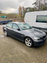 BMW E90 320i N46 150PS - BMW 320 mit Benzin-Antrieb: Limousine, 320i E46