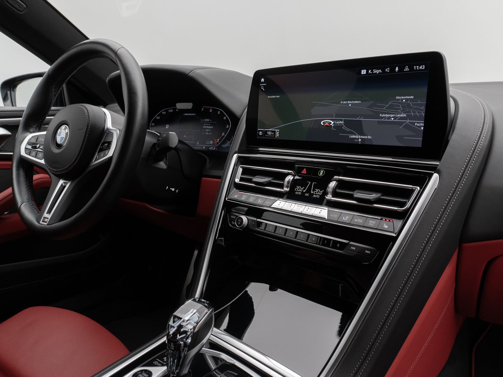 Fahrzeugabbildung BMW M850i xD Coupé 360°Laser HUD SoftCl Komfort 20"