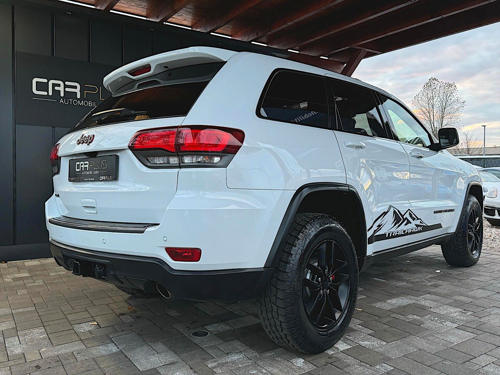 Fahrzeugabbildung Jeep Grand Cherokee 5.7 V8 HEMI TRAILHAWK 4x4 Offroad