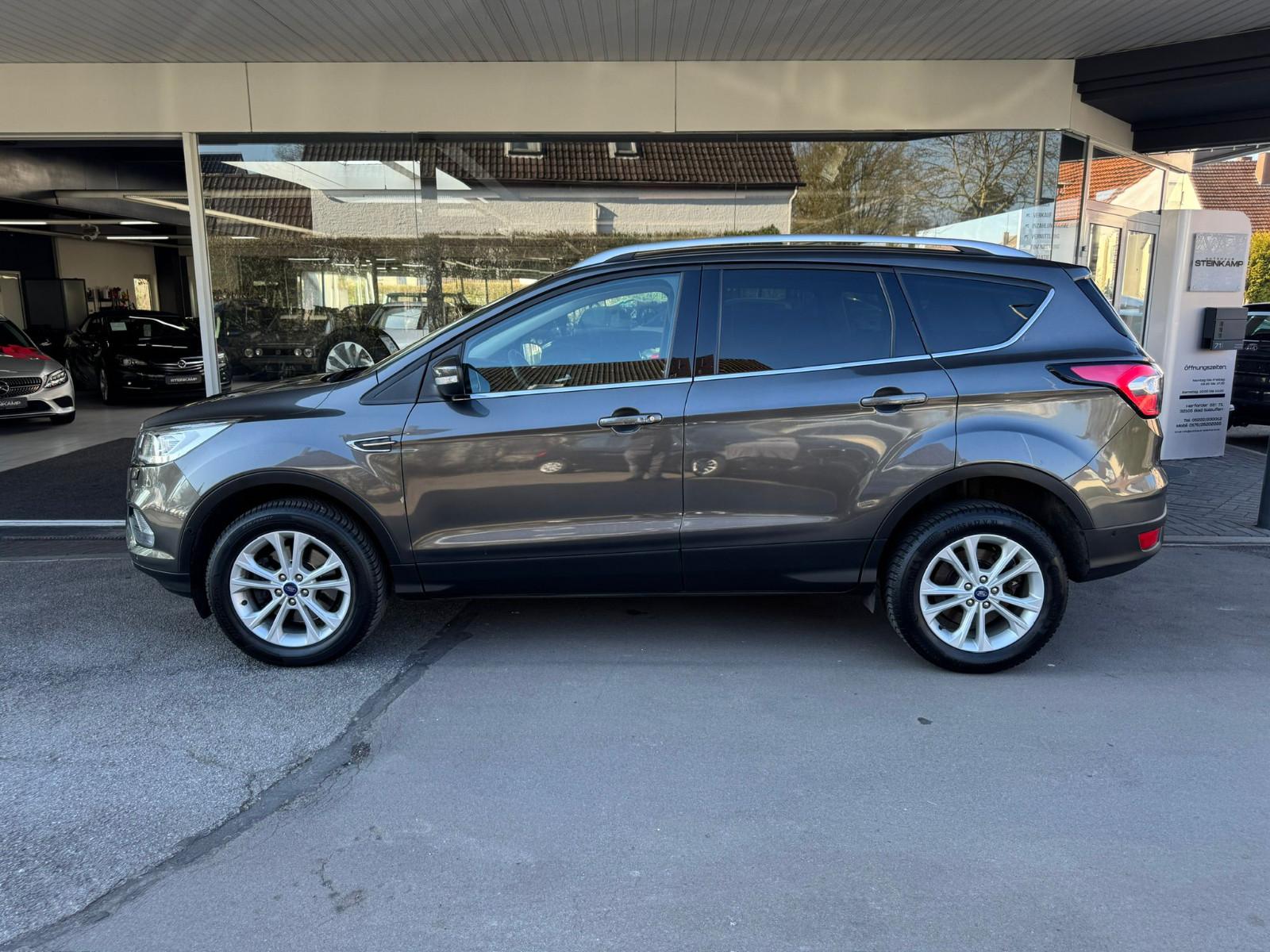 Ford Kuga 4X4 Aut. Titanium * LED * Kamera * PDC *AHK