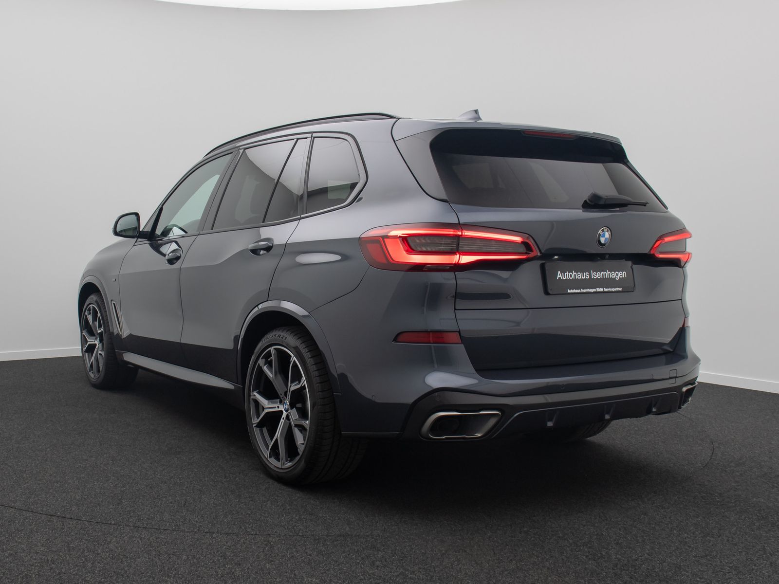 Fahrzeugabbildung BMW X5 M50d Panorama H/K 360° AHK Komfort HUD DAB