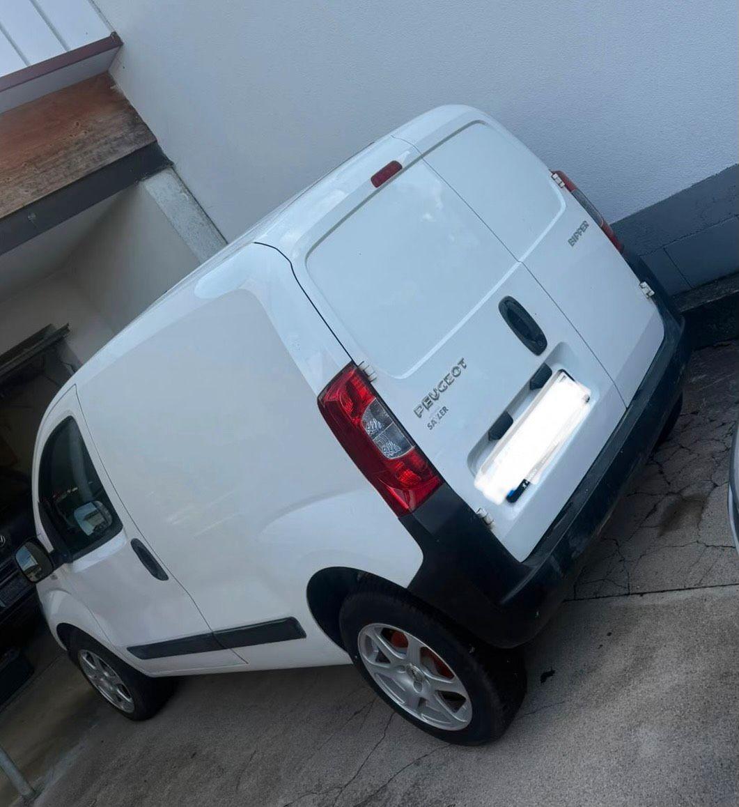 Peugeot Bipper 2011 — rear view