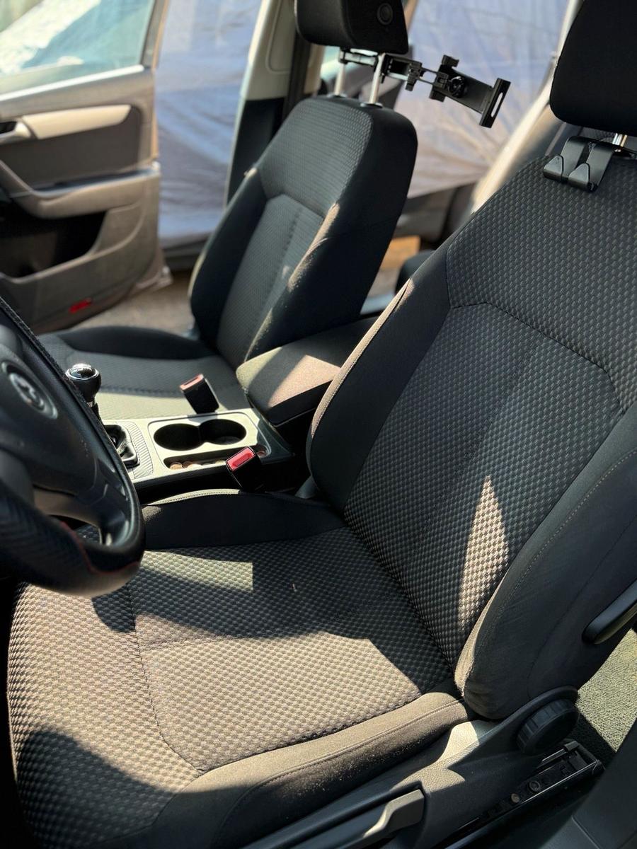 Volkswagen Passat 2011 — photo 14