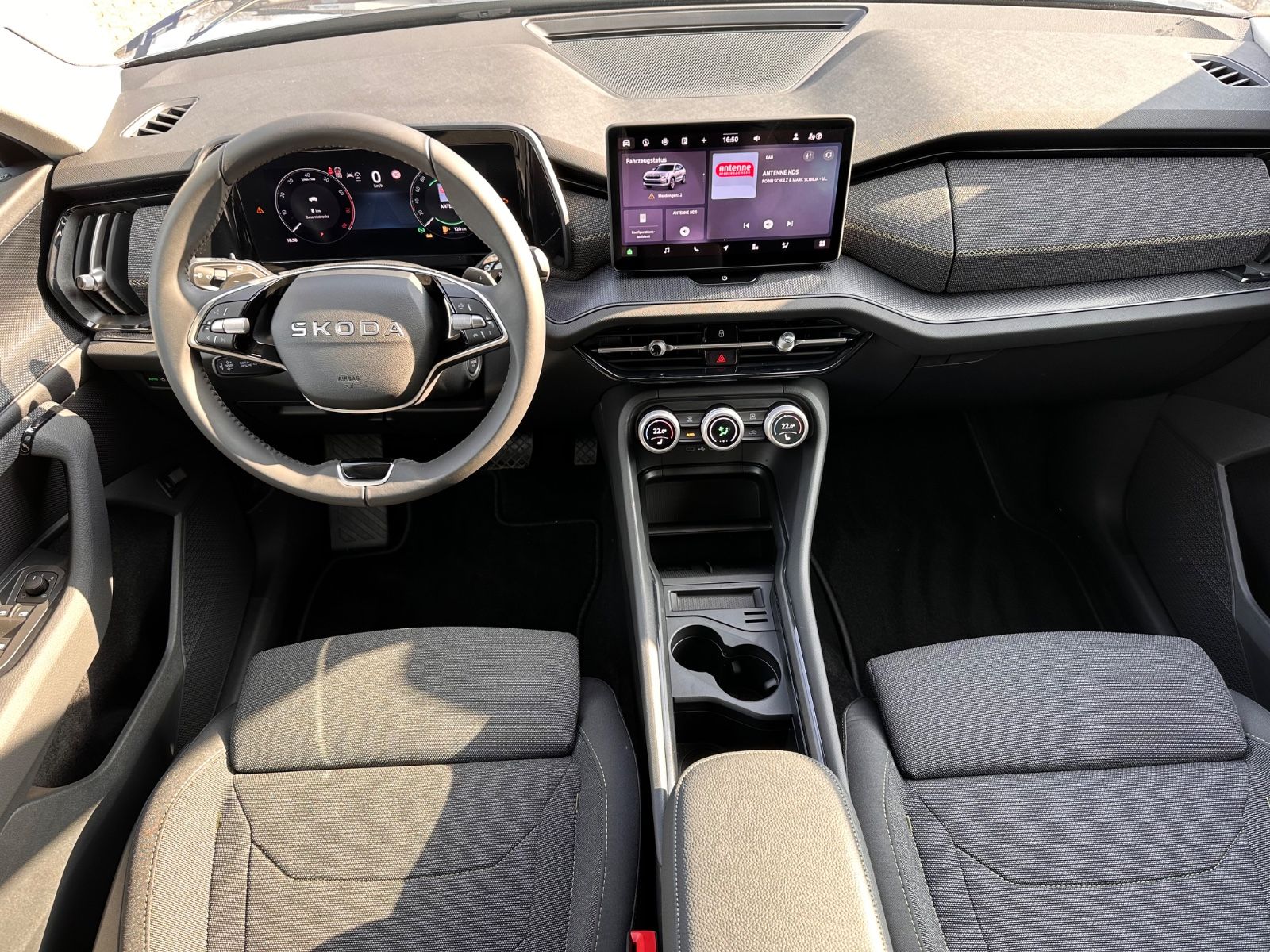 Fahrzeugabbildung SKODA Kodiaq 1.5 eTSI Selection DSG ACC/LED/PDC/SHZ