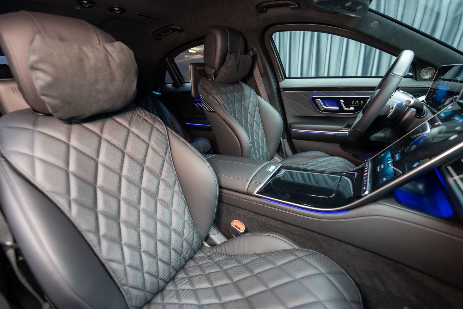 Fahrzeugabbildung Mercedes-Benz S 680 4M GUARD Armored VR10 FULL STOCK 2025