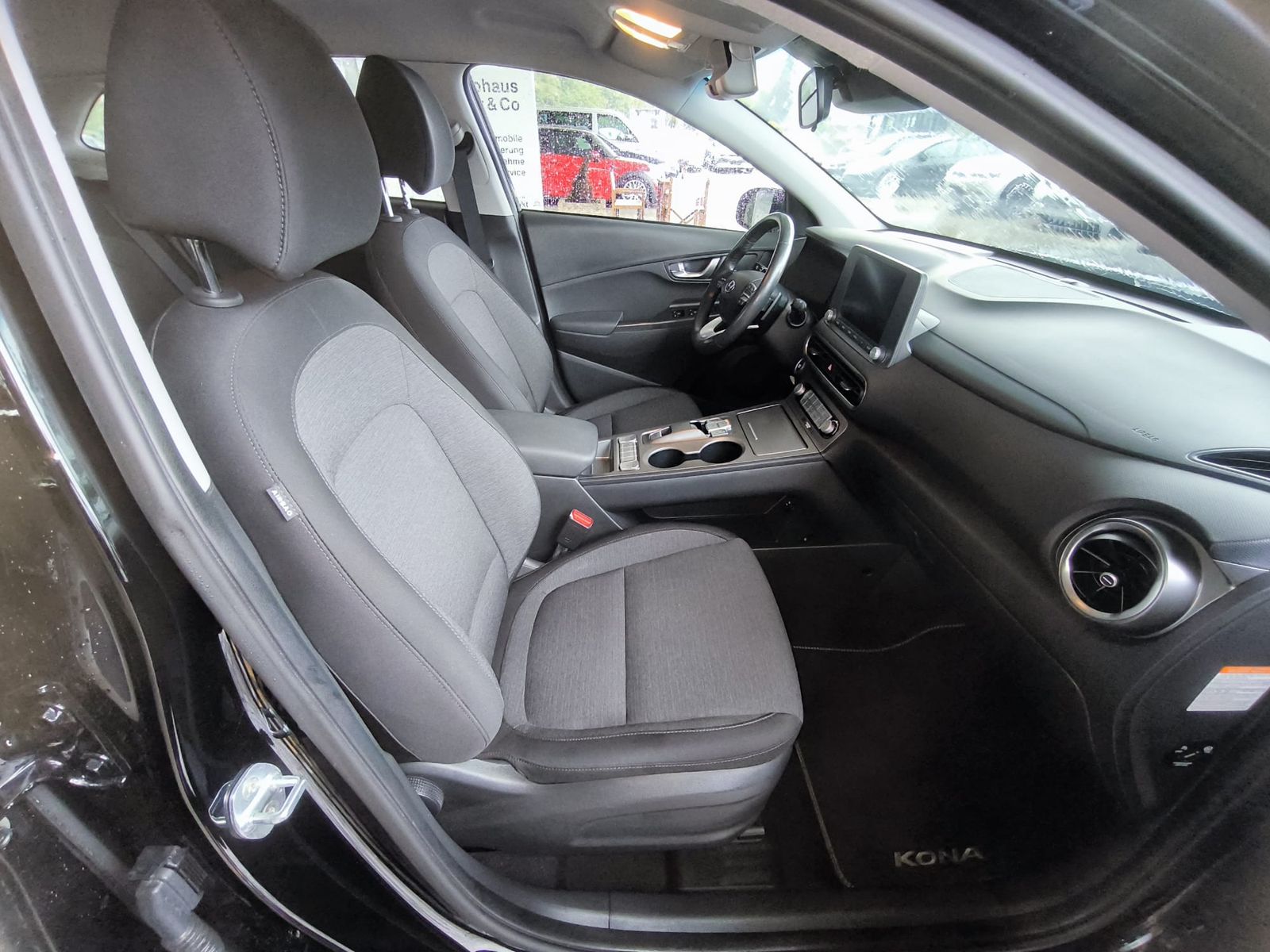 Fahrzeugabbildung Hyundai Kona EV Select WERKSGA+LED+SHZ+KAMER+ACC+AHK+DAB