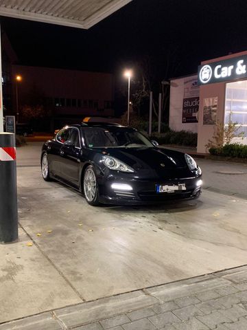 Porsche Panamera 4s