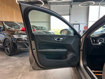 Volvo V60 *TÜV 328*KEYLESS*ACC*NAV*2-ZONEN*VirtualCo*