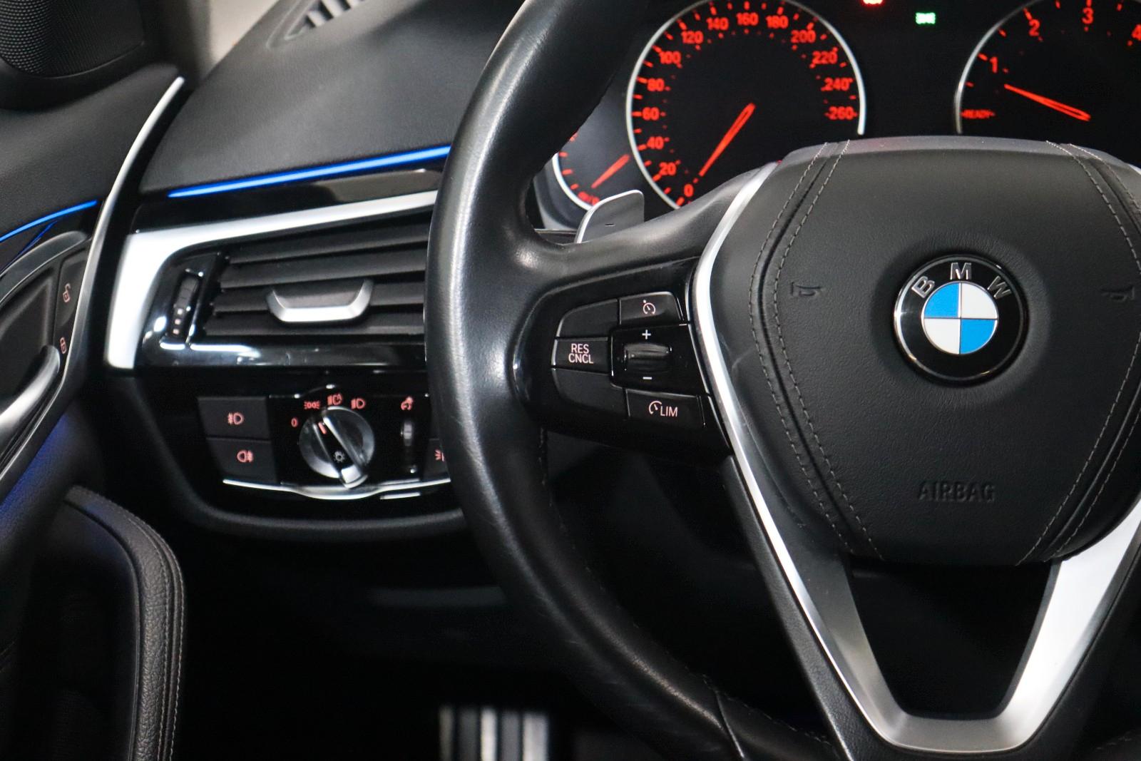 BMW 520i Sportline*SHADOW*LEDER*NAVI*LED*KAMERA