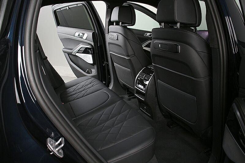 BMW X6 M60i xDr NP 147270.-! AHK Panorama Standh B&W