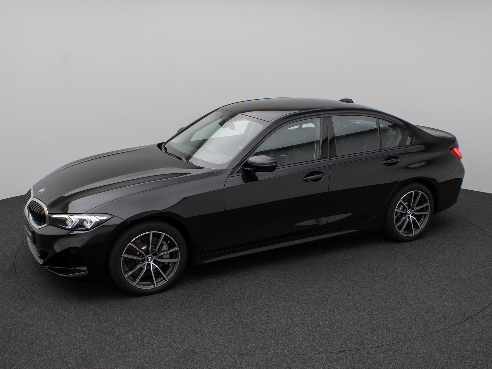 Fahrzeugabbildung BMW 330d xD Lim. Kamera DAB Leder Alarm Sport 18Zoll