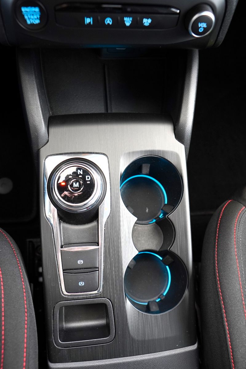 Fahrzeugabbildung Ford Focus Turnier ST-Line *MwSt*1.Hand*Autom.*Navi*