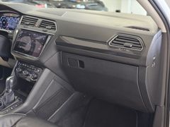 Fahrzeugabbildung Volkswagen Tiguan Allspace Highline 4Motion (PANO/360°CAM/L