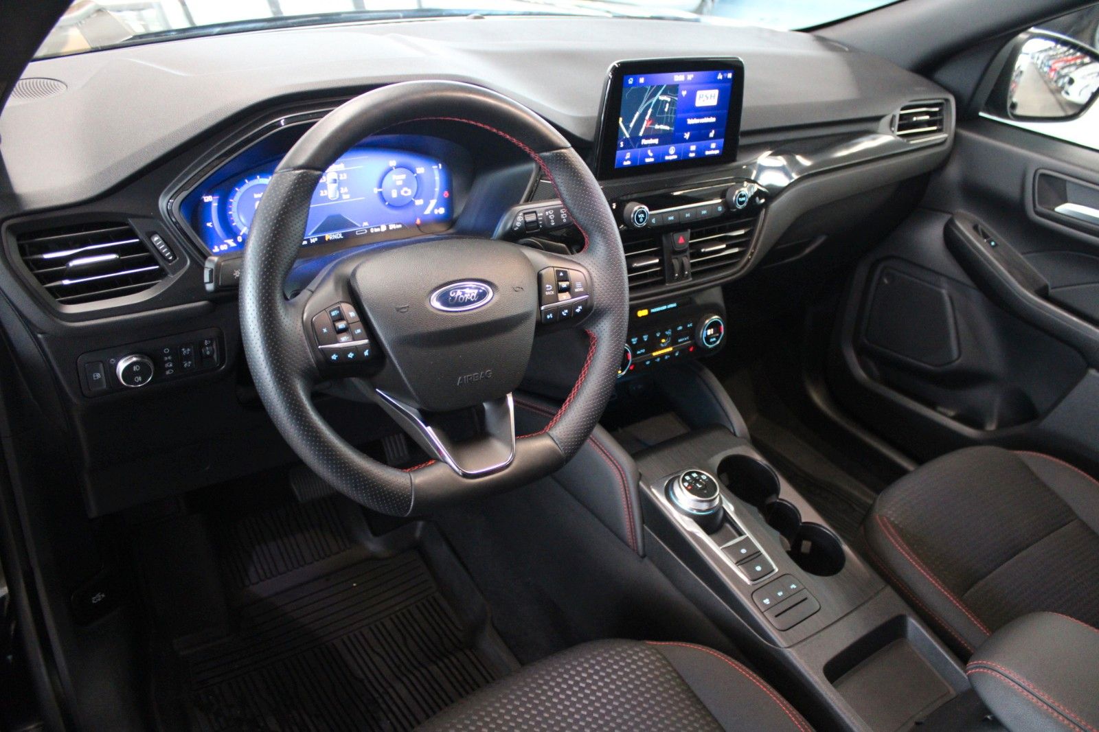 Fahrzeugabbildung Ford Kuga 2.5 PHEV ST-Line Aut. NAVI CAM WinterPaket