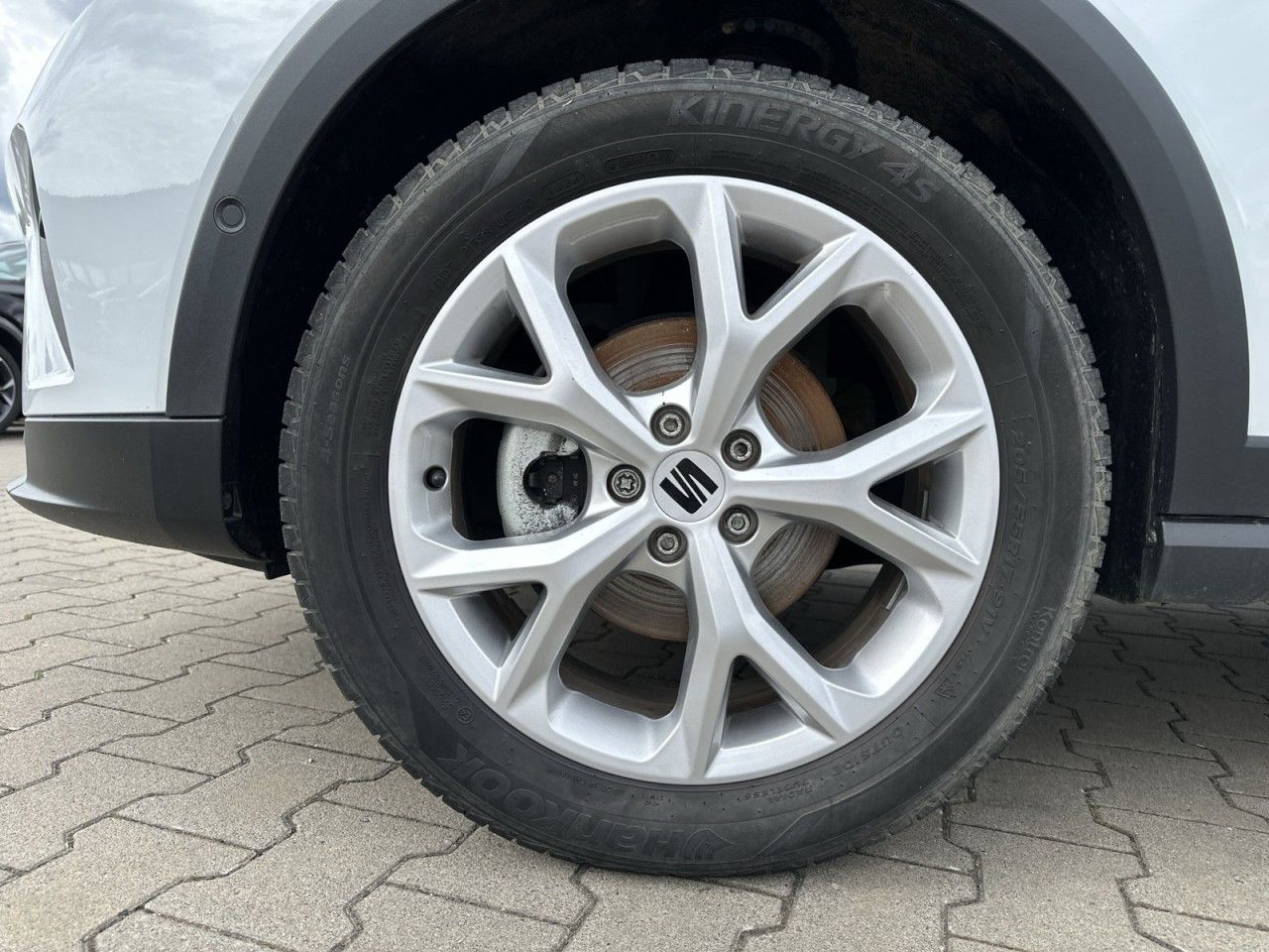 Fahrzeugabbildung SEAT Arona FR 1.0 TSI 110PS-Virtual-LED-AHK* - mit KI generiert/bearbeitet