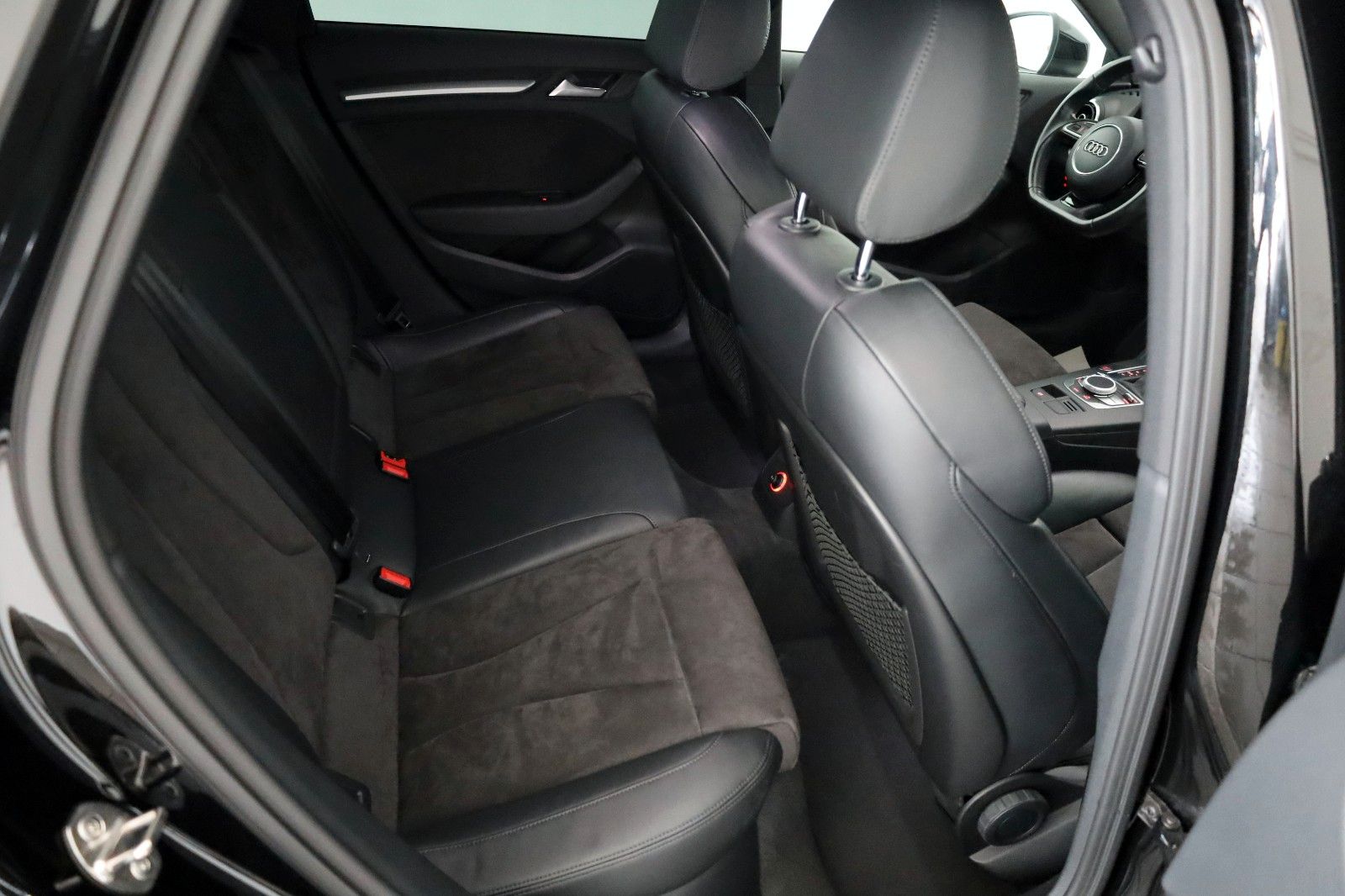 Fahrzeugabbildung Audi A3 Sportback S Line T.Leder,Navi,LED,ACC,SH,+WR