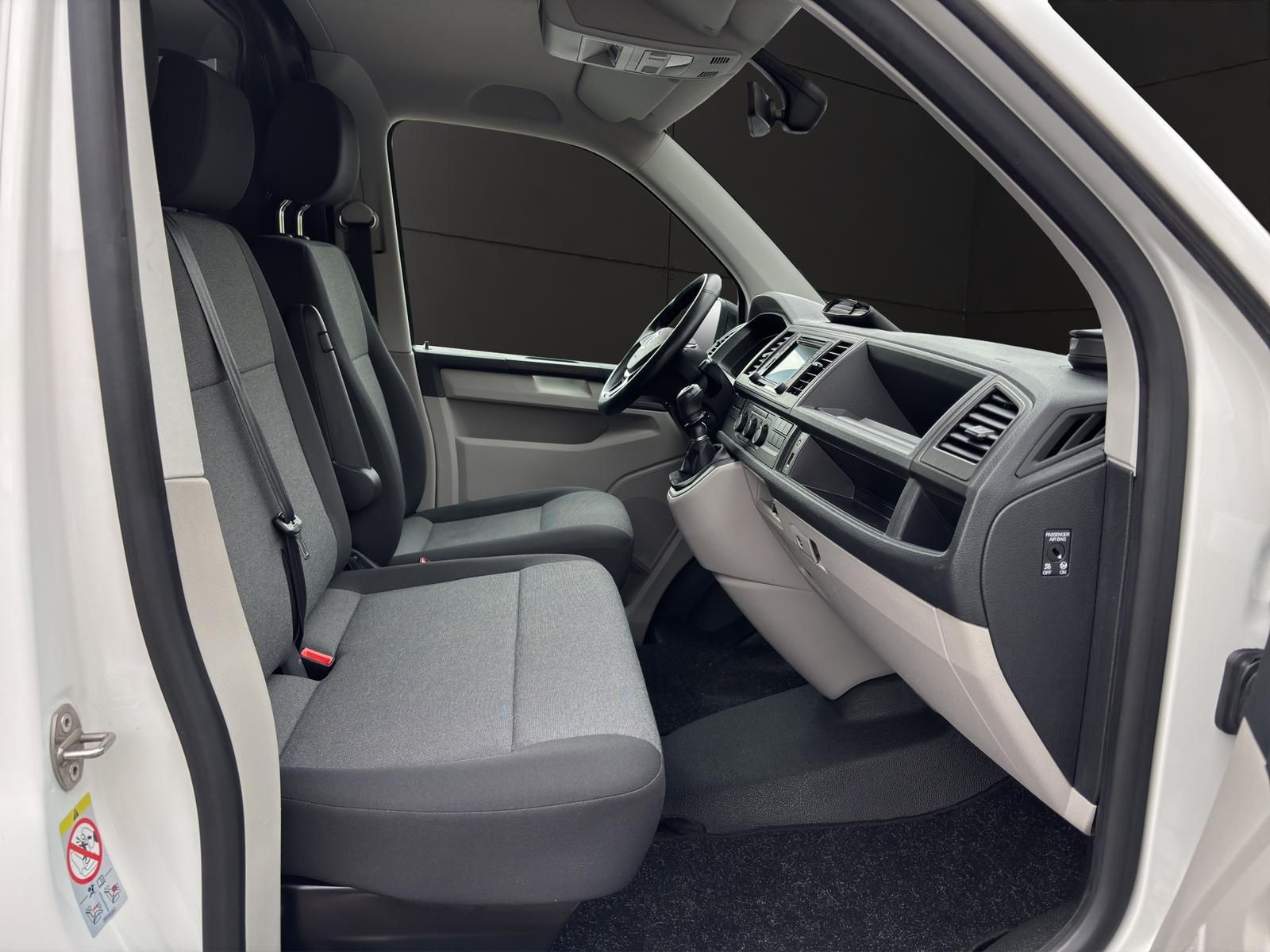 T6 Transporter Kasten 2.0 TDI NAVI RFK ACC LED