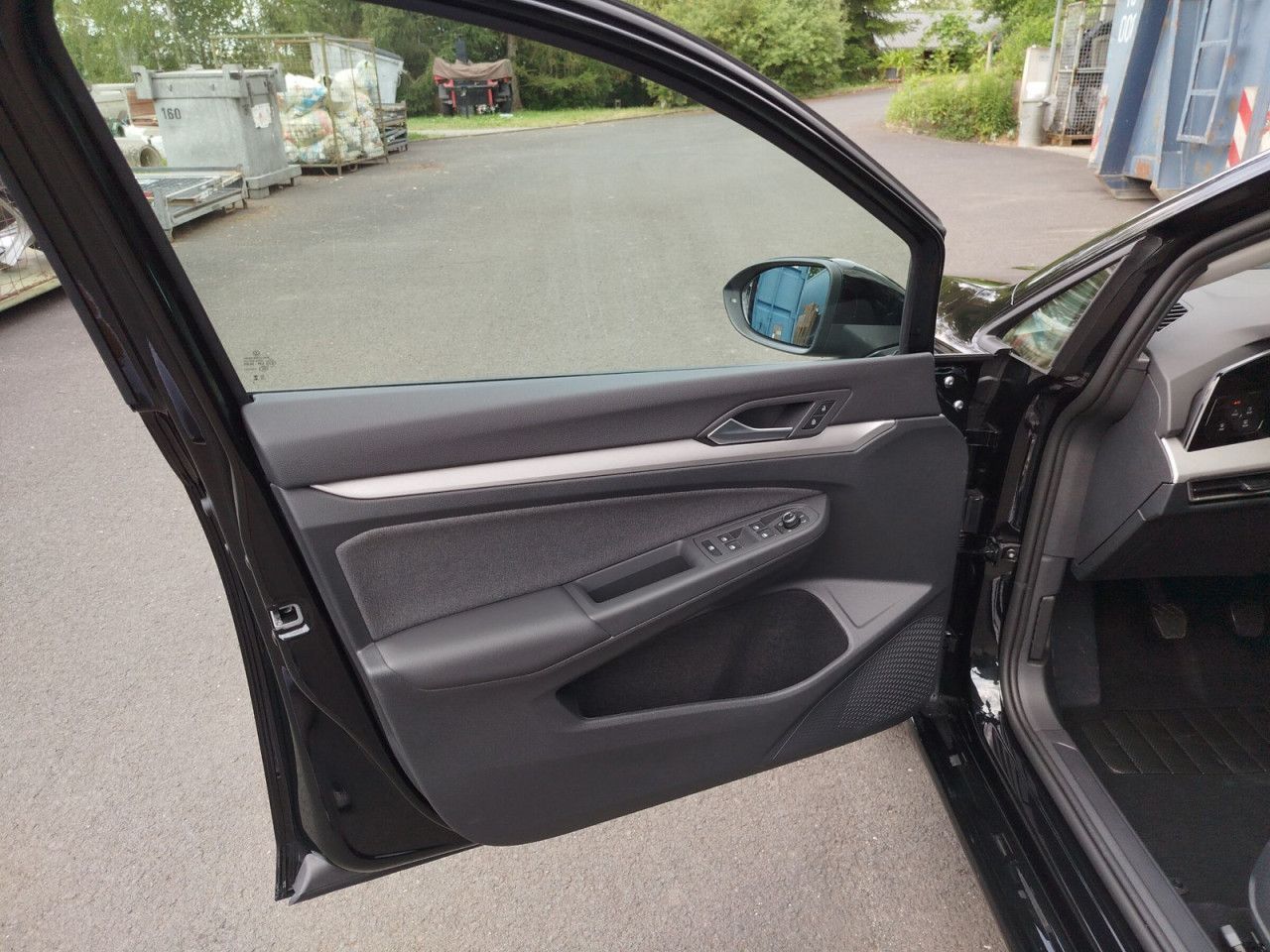 Fahrzeugabbildung Volkswagen Golf Life 1.5 l TSI OPF 85 kW (116 PS) 6-Gang