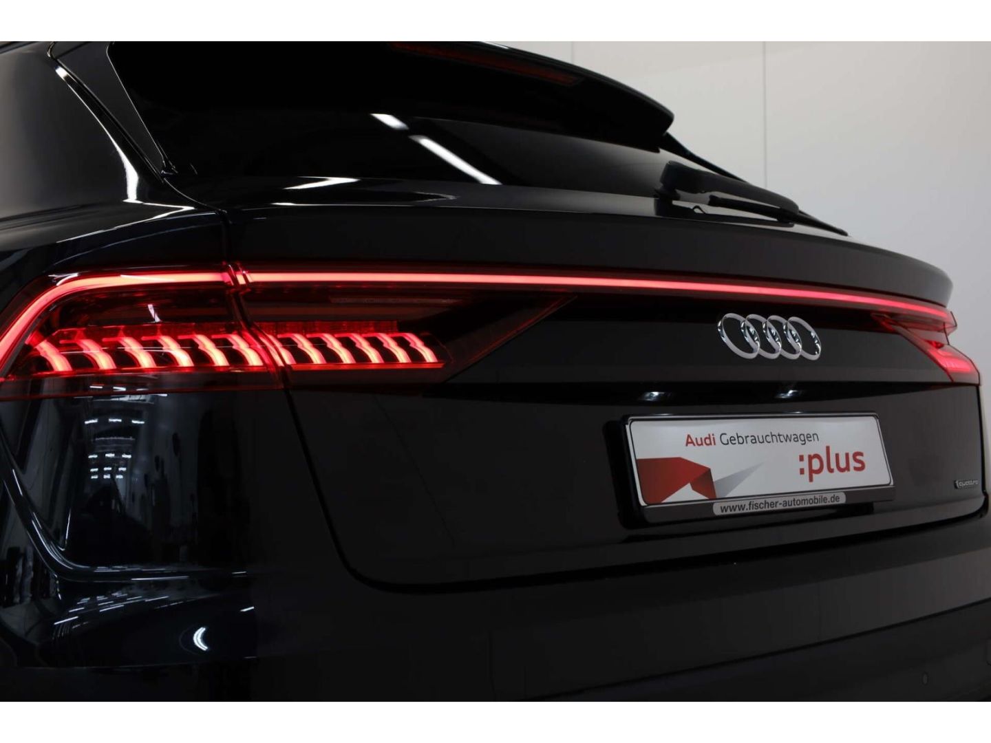 Audi Q8 55 TFSI quattro foto 24