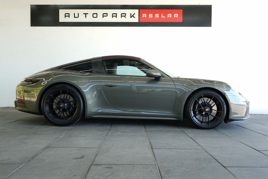 Image of Porsche 992