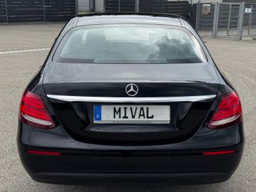 Mercedes E 200 - 6