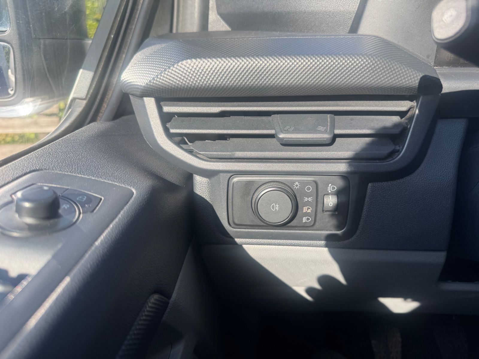 Fahrzeugabbildung Ford Transit Custom L2 LED+AHK+Kamera+Klimatronic