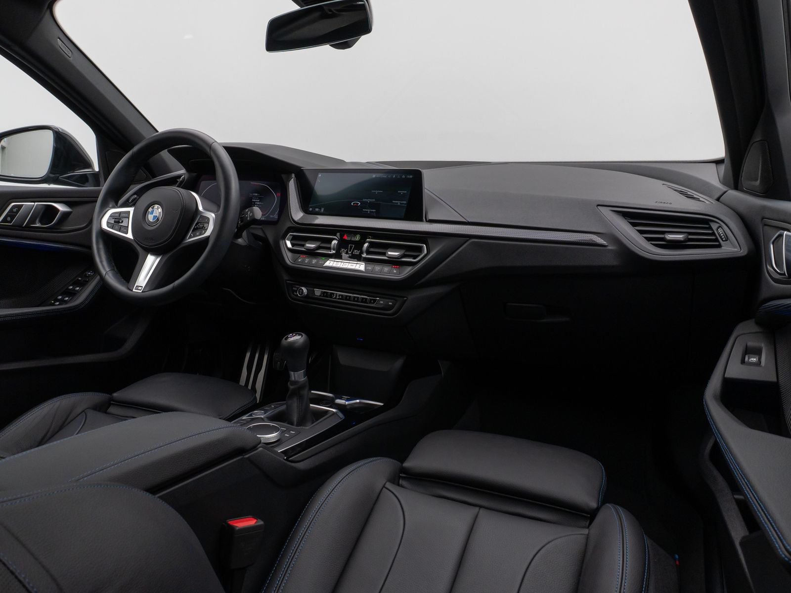 Fahrzeugabbildung BMW 118i M Sport DAB Panorama HiFi Adapt.LED Leder