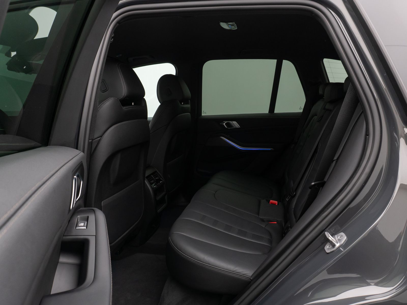 Fahrzeugabbildung BMW X5 xD30d M Sport 360°Laser HUD DAB HiFi 22Zoll