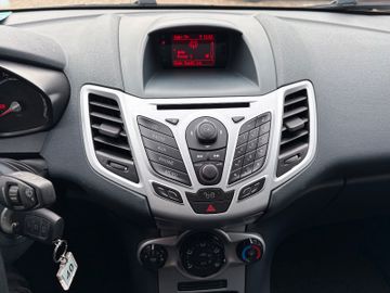 Bild 12 Ford Fiesta 3trg Champions Edition +KLIMA+AUX+SHZ+BT+