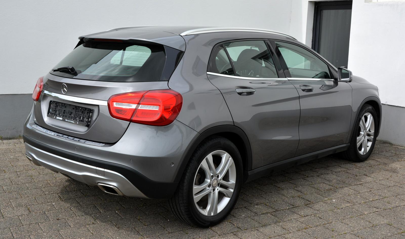 MERCEDES-BENZ GLA - 200 - BI-XENON - 156 CV