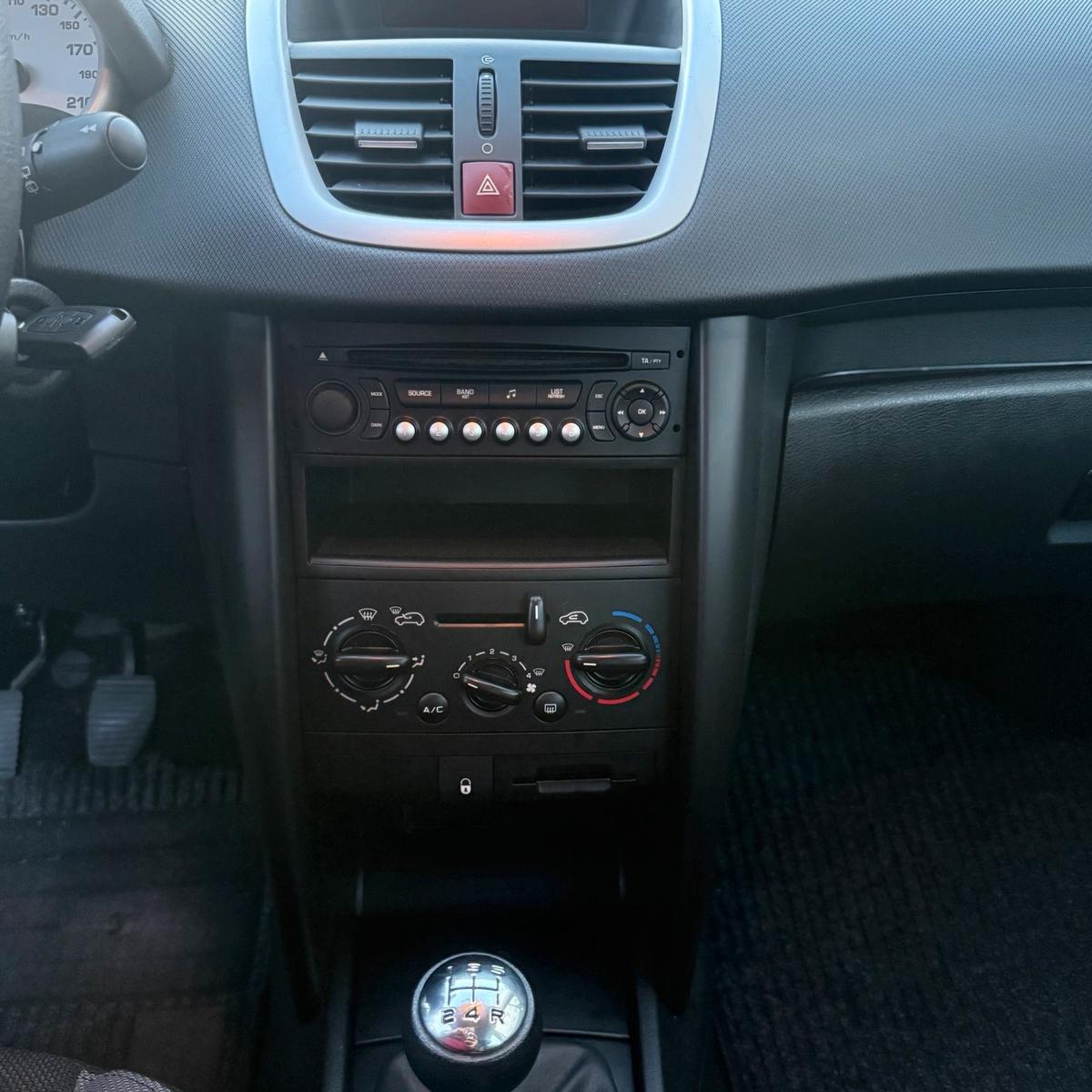 Peugeot 207 2007 — photo 11