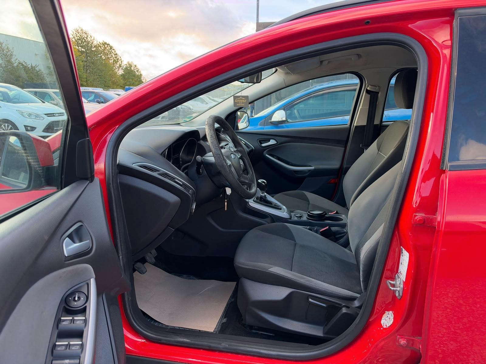 Ford Focus 2011 — photo 11