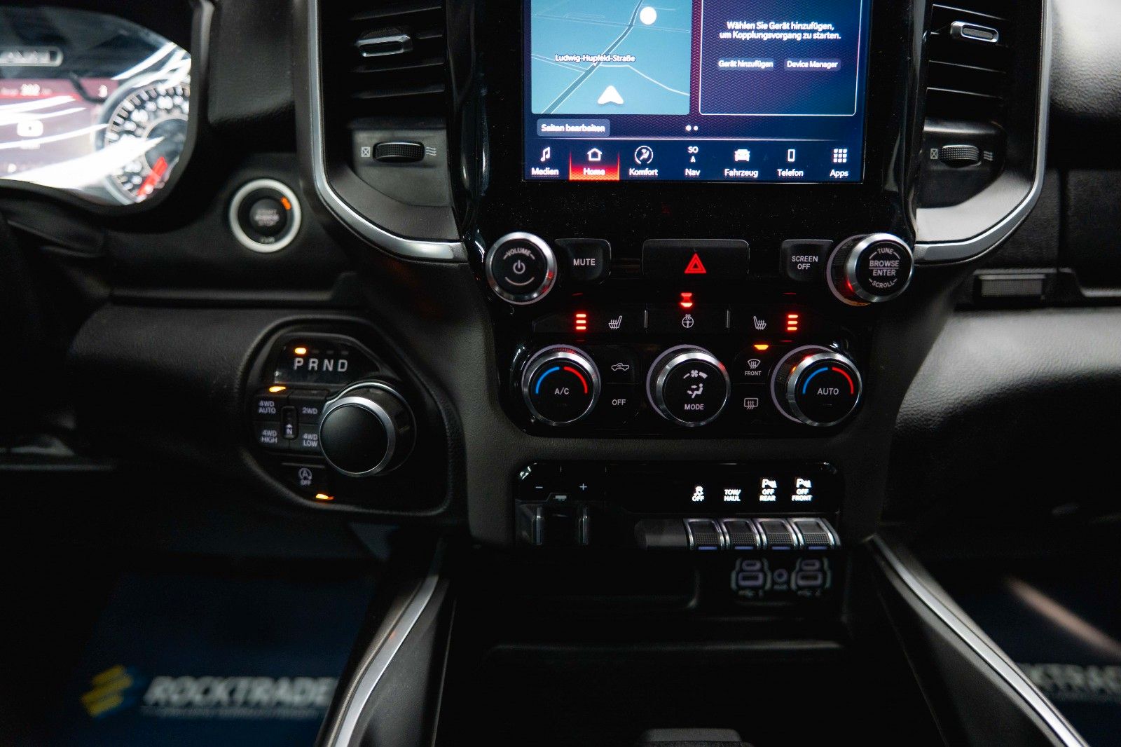 Fahrzeugabbildung Dodge RAM 5.7 V8 HEMI 4x4 OFFROAD Night-Paket *LED*19%