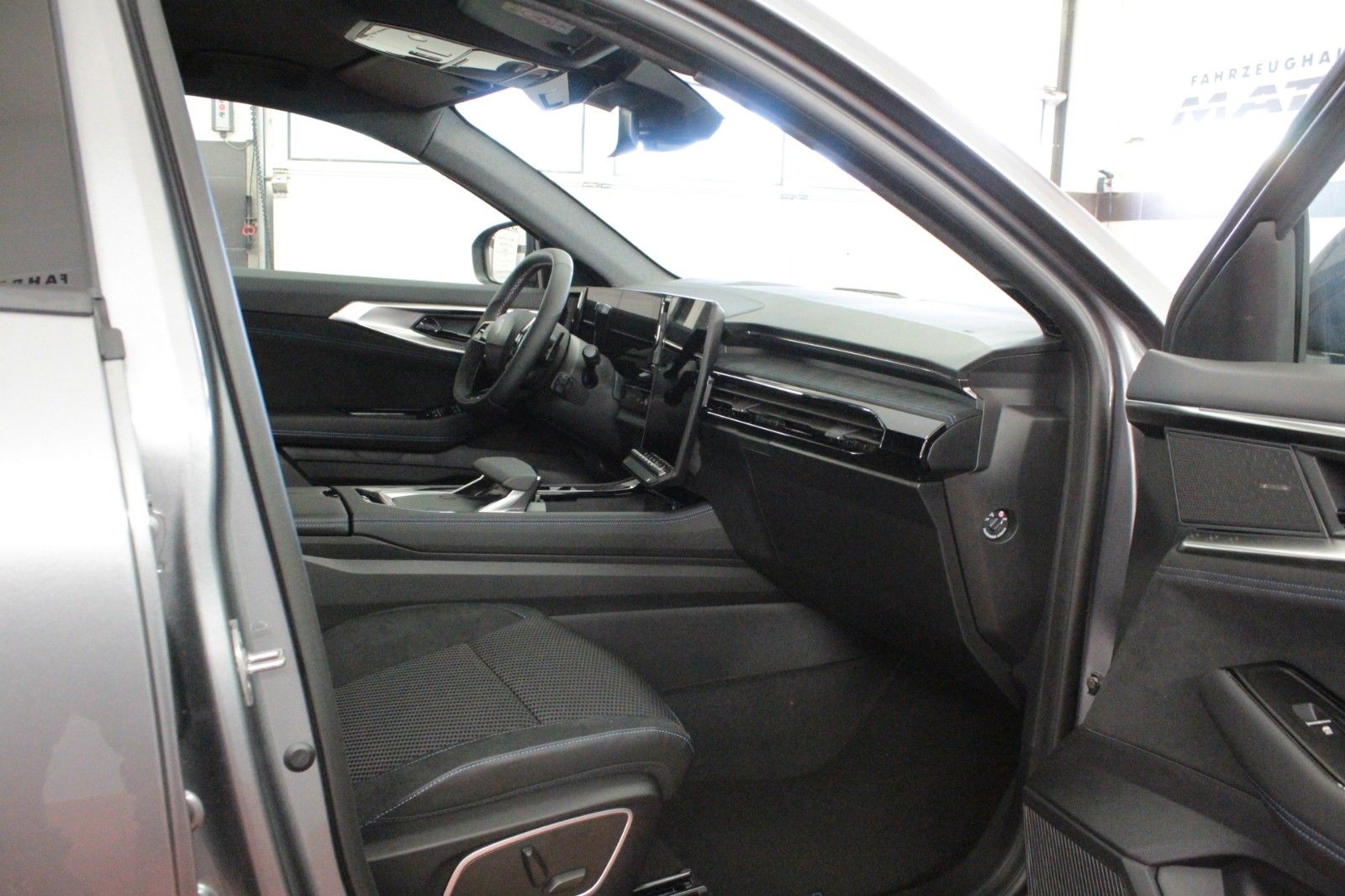 Fahrzeugabbildung Renault Austral Mild Hybrid 160 Iconic Esprit Alpine Aut