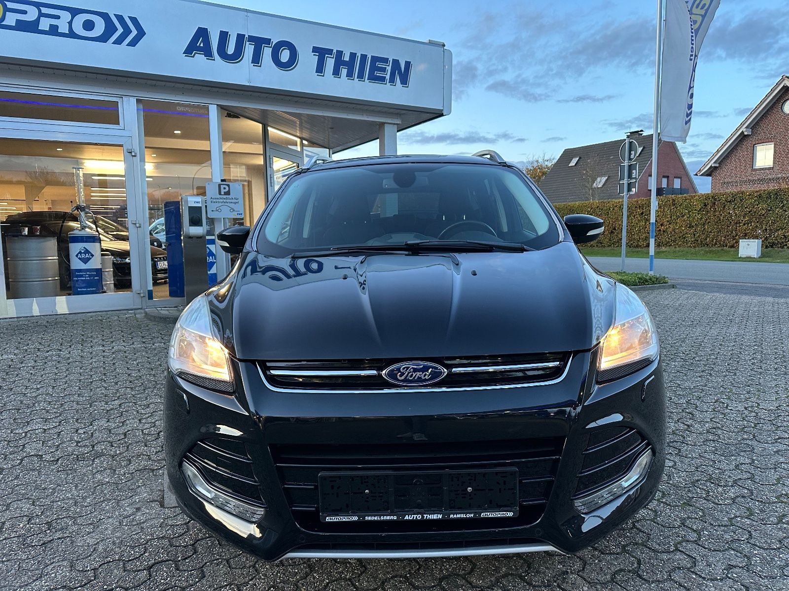 Fahrzeugabbildung Ford Kuga 2.0 TDCi Titanium AHK/Navi/SHZG/GRA